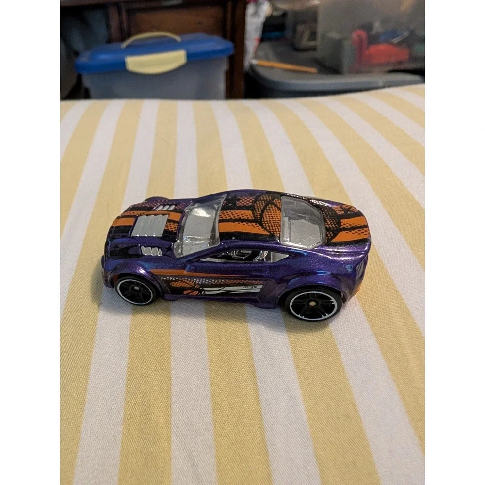 Hot Wheels #67 HW City-HW All Stars TORQUE TWISTER Purple Variant 2015- Loose
